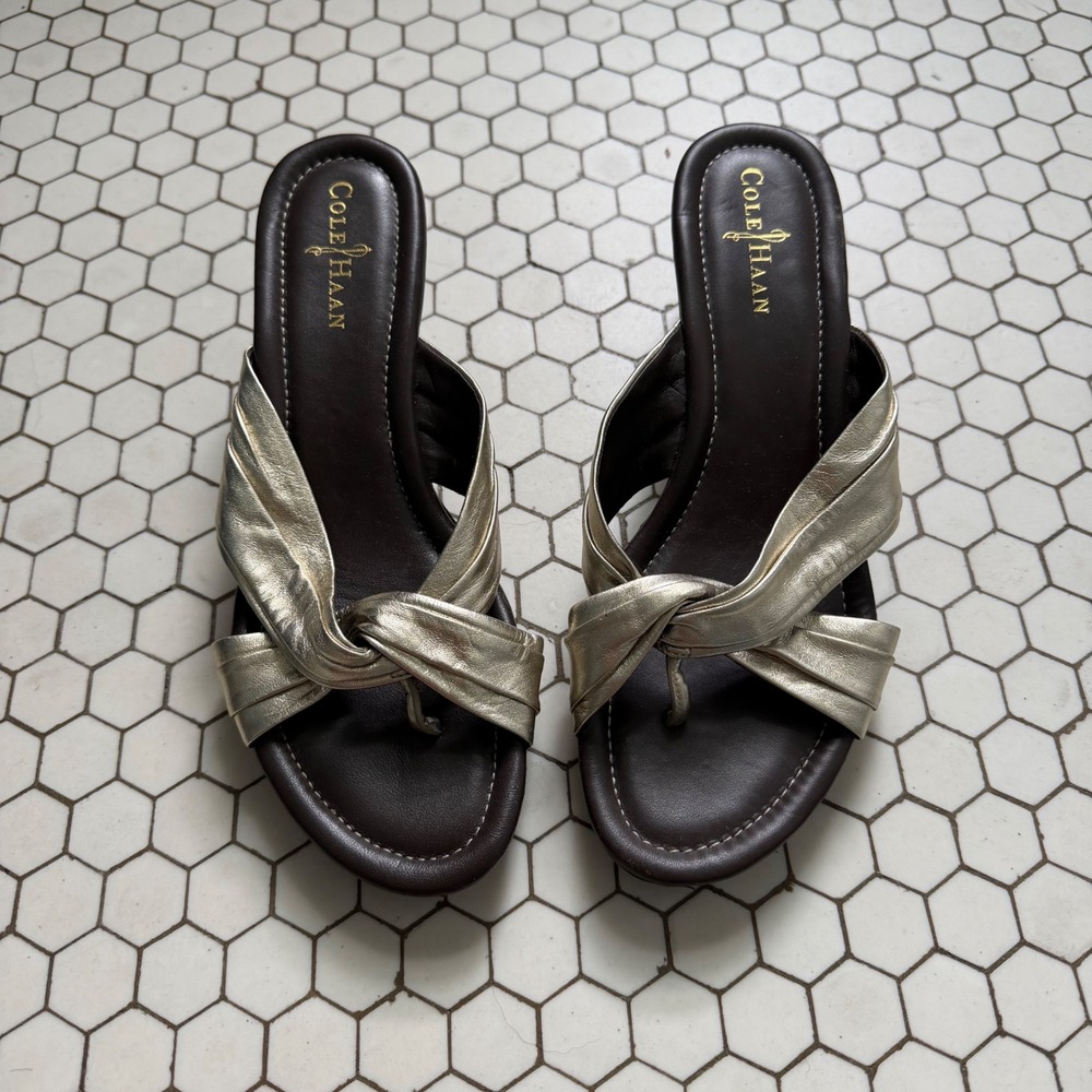 Cole Haan Gold Wedge Sandals Metallic Leather Twisted Thong Comfortable 9.5B